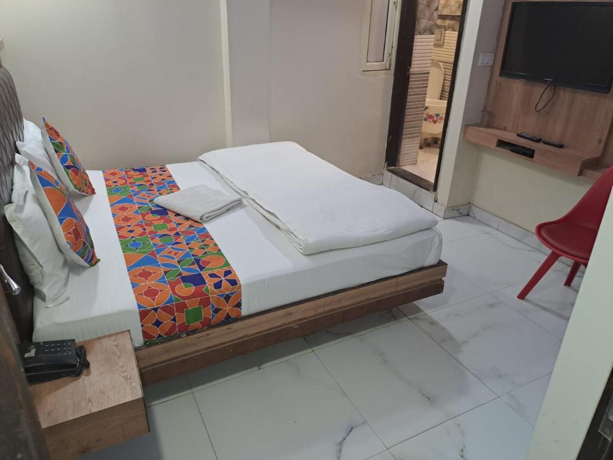 Hotel Sarthak Palace - By Pooja Hospitality New Delhi Exterior photo